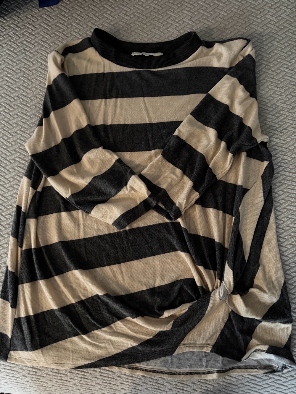 Striped Long-Sleeve Crewneck Top - Black -Lime and Chili XL NEW